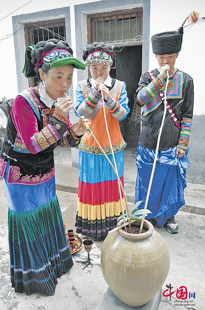 彝族杆杆酒:一颗匠心与传统技艺之间的故事