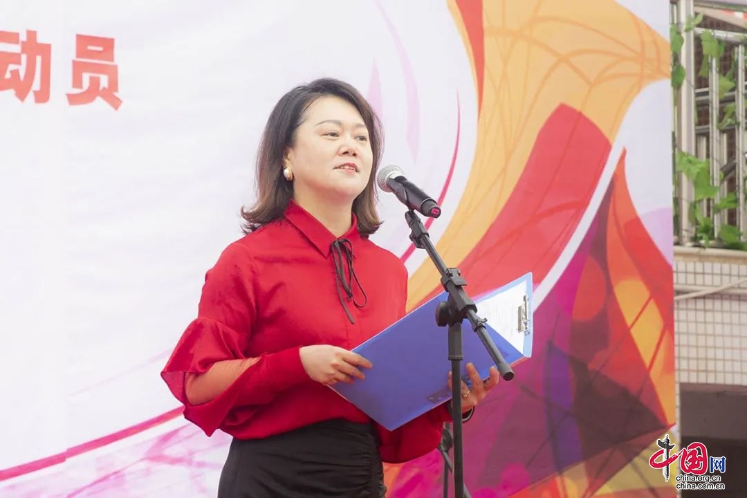 家长代表罗燕女士分享孩子成长的经历