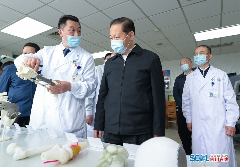 彭清华在省人民医院调研座谈，强调要努力创建全国区域医疗中心、跻身一流临床研究型医院