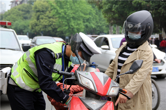 动真格！遂宁市8小时拆除摩托车、非机动车遮阳篷（伞）2317套