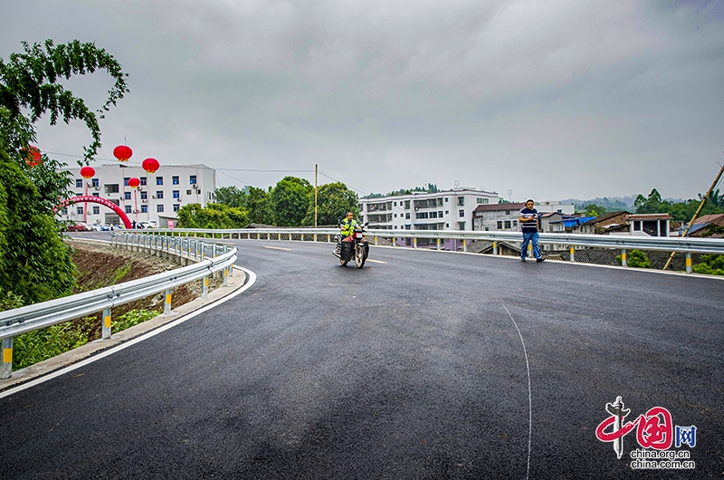 自贡富顺：绕场镇公路全面交工验收 总投资约1.48亿元