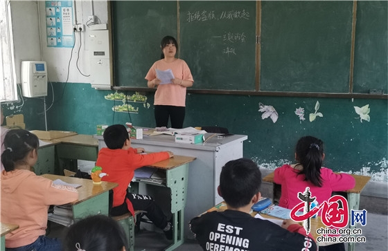 綿陽市鹽亭花林小學開展“拒絕盜版 從我做起”宣傳教育活動