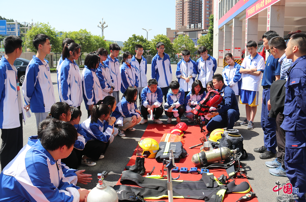 德阳消防支队与辖区学校开展五四青年节共建活动