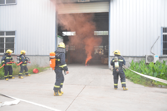 蓬溪消防到企业开展消防安全培训暨演练 200余人共念“消防安全经”