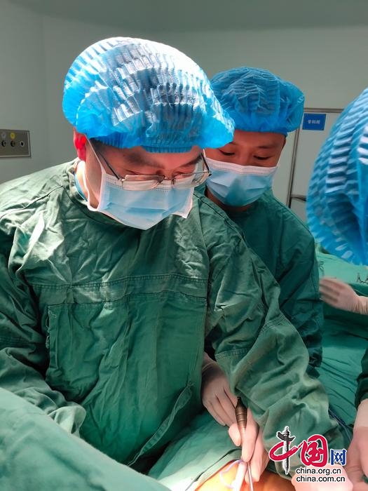 南充市中心医院胸心外科再完成一例3D打印胸骨重建术