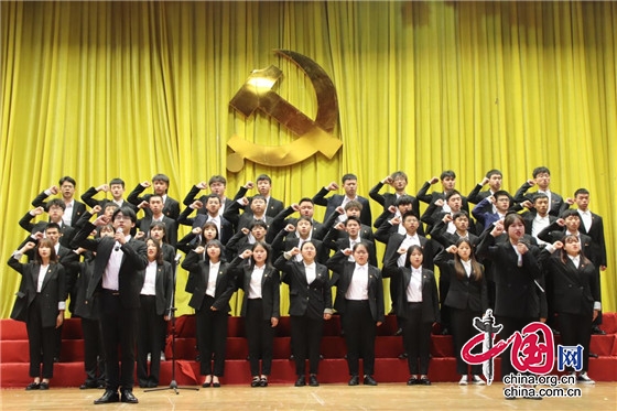 四川天一學院舉辦“唱紅歌 憶黨情 跟黨走”慶祝建黨100週年紅歌比賽