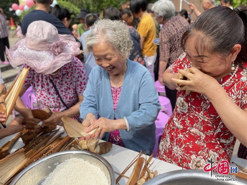 青神县：永远跟党走、端午诉“粽”情