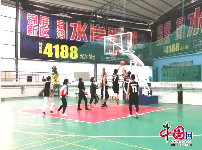 工行蓬安支行开展“扬体育精神·展青春风采”篮球和羽毛球比赛