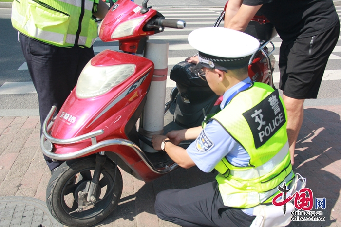 市城区摩托车、非机动车交通违法专项整治