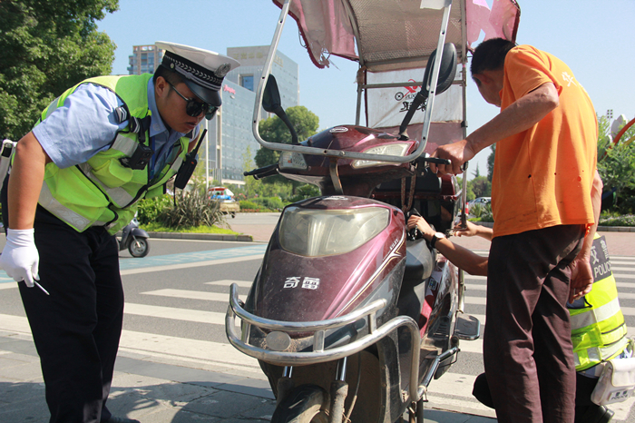 即日起至8月12日，遂宁将集中整治市城区摩托车、非机动车交通违法行为
