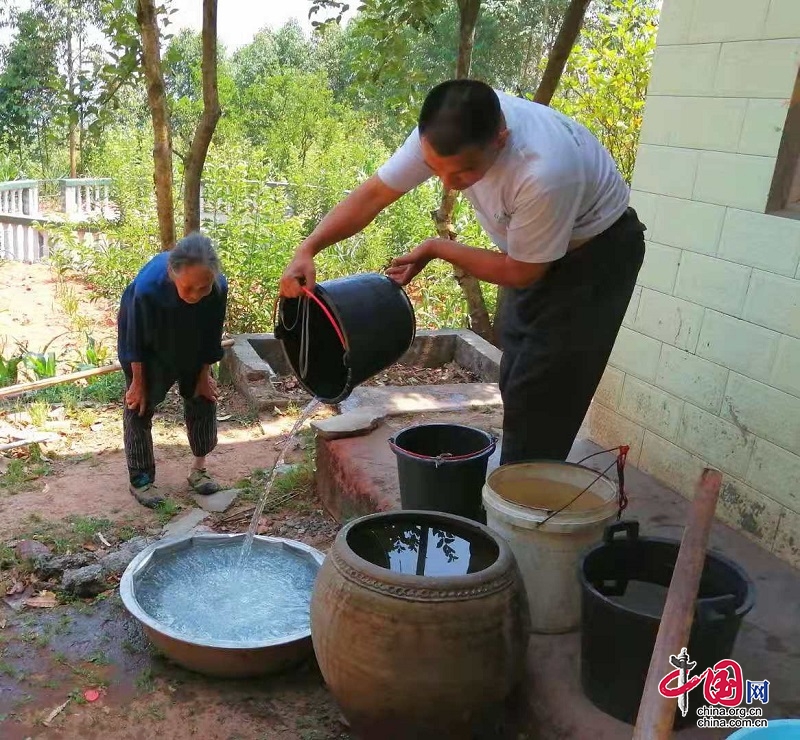 白果乡罗湾村第一书记小分队毛建斌：6年耕耘 从脱贫攻坚到乡村振兴