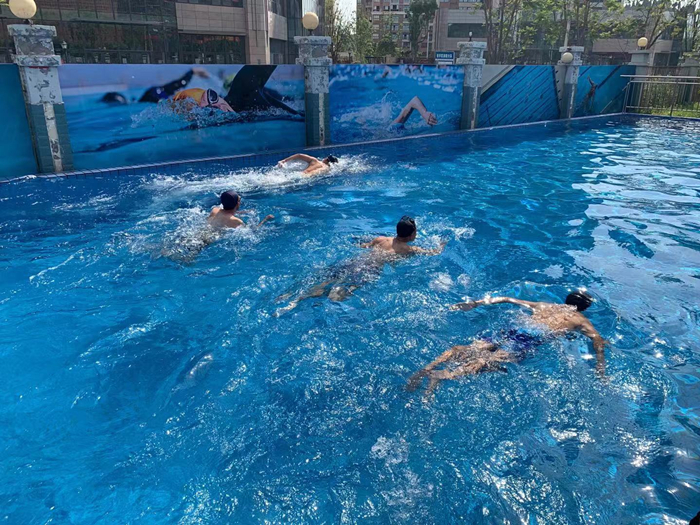 遂宁经开区政府专职消防队开展游泳技能训练 提升指战员水上救援能力