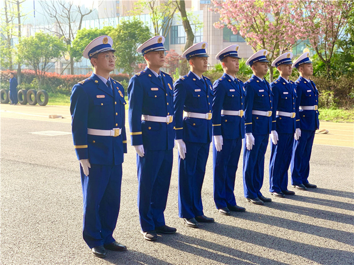 凝心聚力埋头干 乘势而上启新程