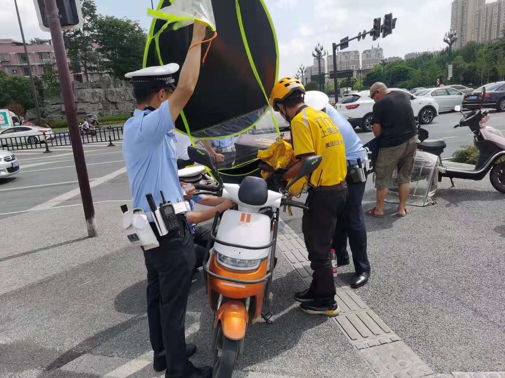 从即日起 成都开展电动自行车突出交通违法行为集中整治行动