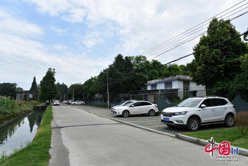 成都双流区九江街道：纾解停车难 高五路变通途