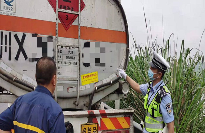 射洪交警抓实“四点” 筑牢常压液体危险货物罐车管控防线