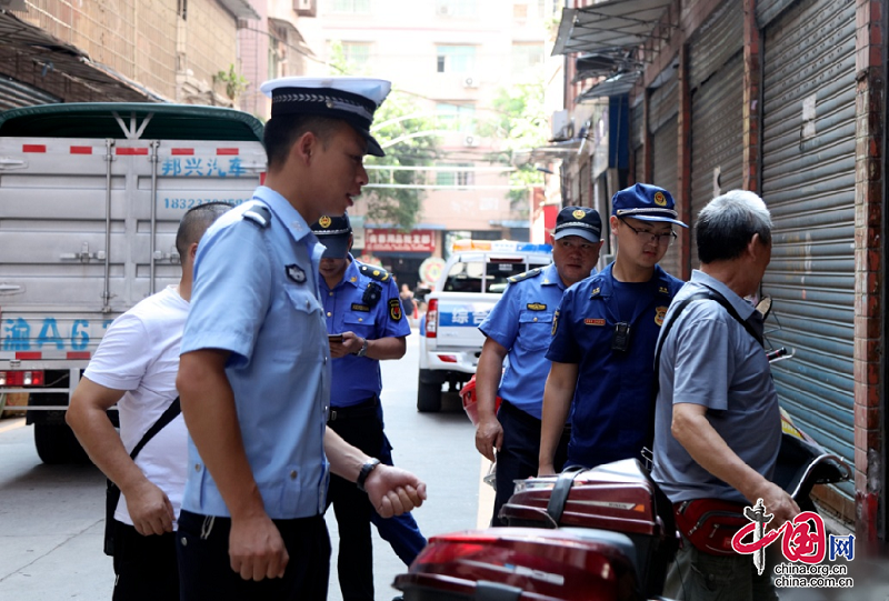 打通消防救援“生命通道”，武胜开展消防车通道集中治理行动