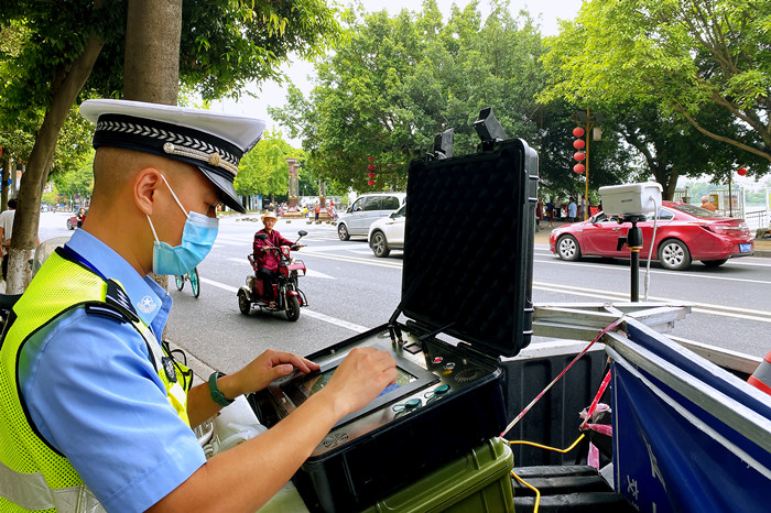 遂宁移动“电子警察”上线，已抓拍1100余起机动车不礼让斑马线行为