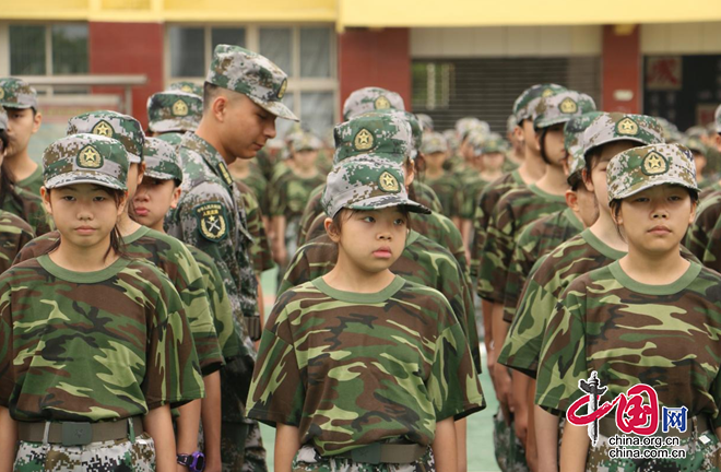 南充龙门中学举行2021年新生国防教育暨军训动员大会