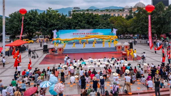 雅安市首届乡村文化振兴魅力乡镇竞演大赛暨庆祝中国农民丰收节活动举行