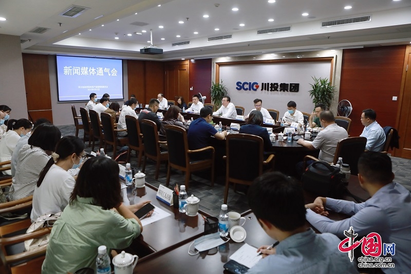 中国首席经济学家论坛于9月18日在成都举行