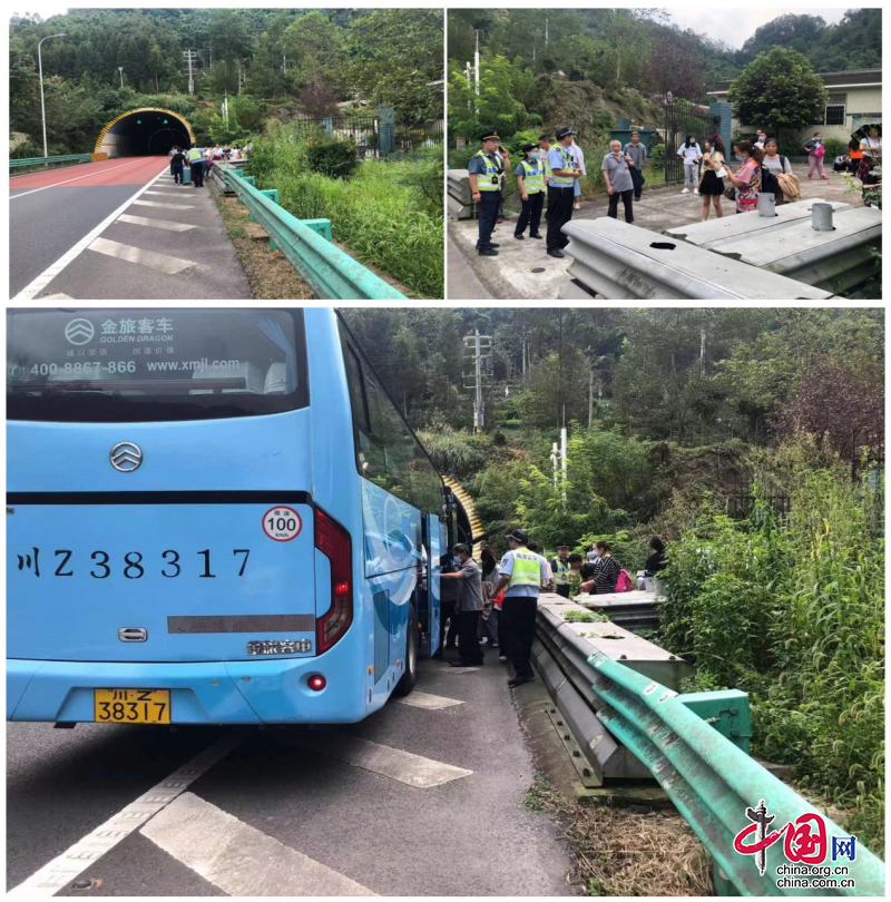 客車高速出故障 高速交警及時到