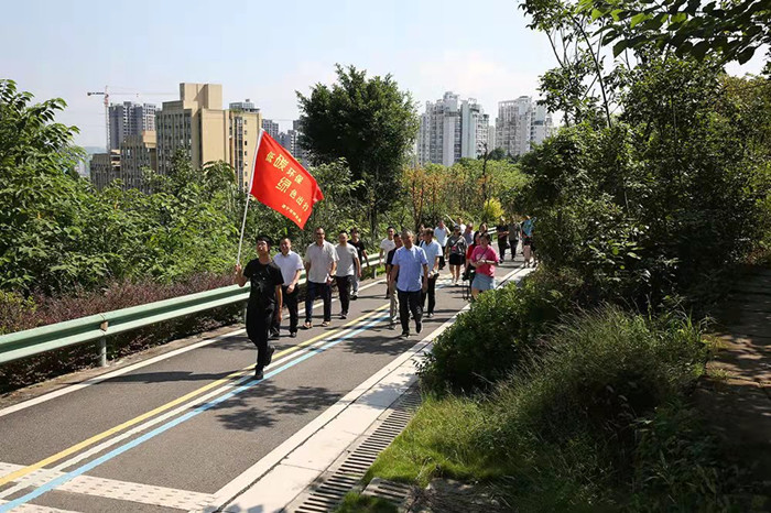 遂宁市林业局开展低碳出行暨“互联网+全民义务植树”活动