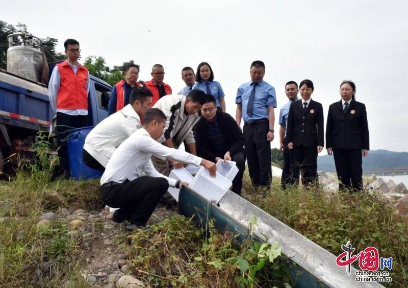 增殖放流護生態(tài) 樂山市夾江縣檢察院在行動