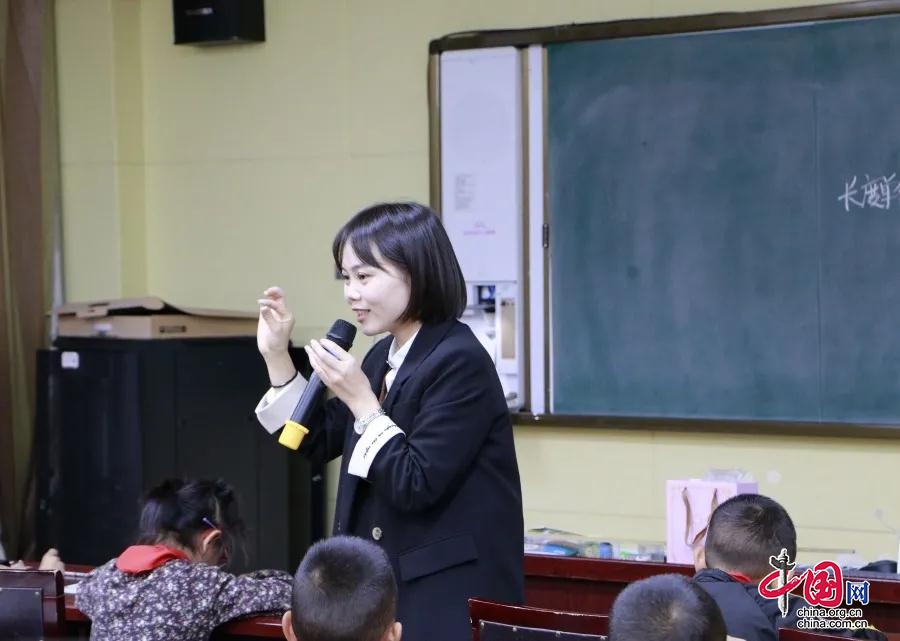 南充市府荆小学赴汶川县七一绵虒小学开展送教活动