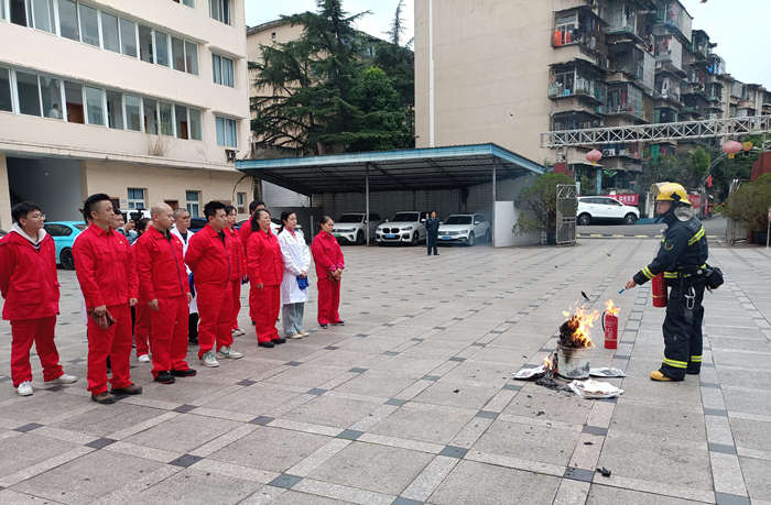 遂宁市花溪路消防救援站到辖区单位开展消防安全培训