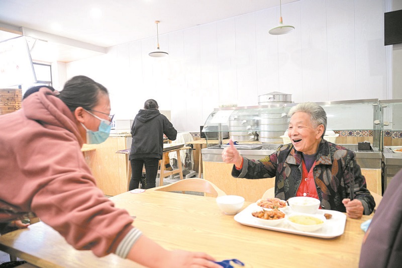 现场探访下涧槽社区岁月厨香老年助餐点 包了三顿饭 解了一大难