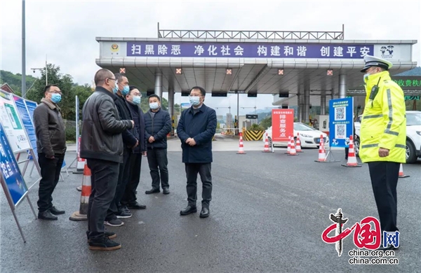 天全縣委書記餘力強調：織密織牢疫情防控網 堅決築牢群眾安全健康防線