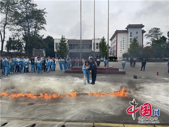 綿陽江油市青蓮鎮初中開展應急疏散演練活動