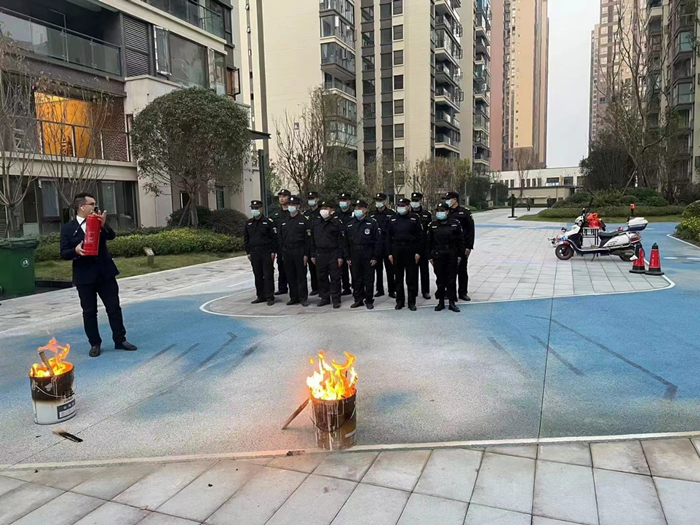 遂宁高新消防组织辖区单位自主开展119消防安全培训演练