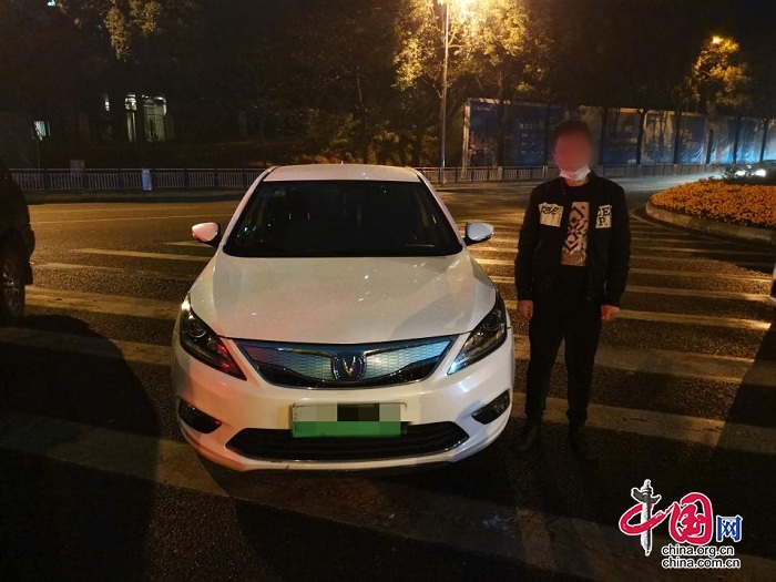 網(wǎng)約車司機酒后駕車回家，還順路接一單