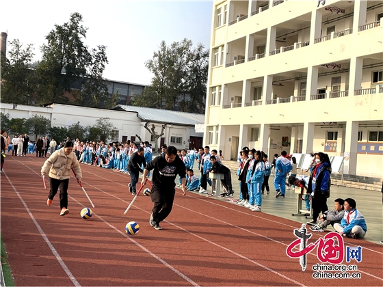 綿陽江油市厚壩鎮小學舉行教職工趣味運動會