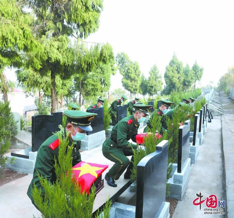 12座散葬烈士墓遷入南部縣長坪山烈士陵園