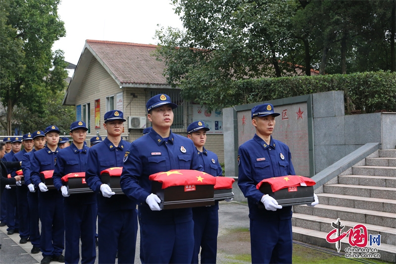 瀘州納溪：遷葬零散烈士墓 紅色基因代代傳