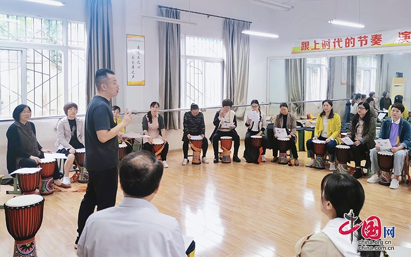 教师社团玩出新“花样” 走进自贡市田家炳中学教师的业余生活