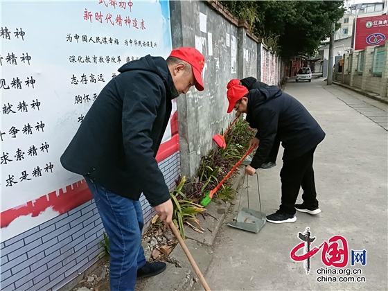 綿陽江油市武都初中開展黨員志願者主題黨日活動