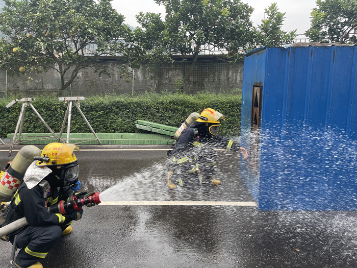 射洪市太和大道消防救援站组织开展门控技术操科目训练