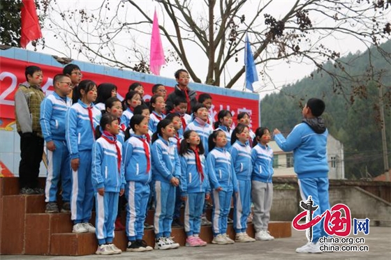 綿陽市白蟬小學舉行12·9唱紅歌歌咏比賽