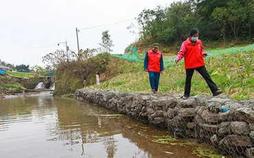 自贡市自流井区郭街守护金鱼河碧水清波