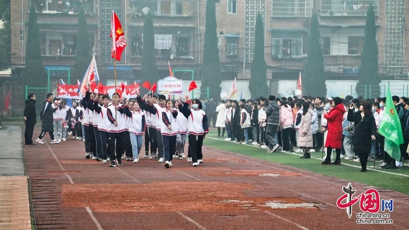 青春当“燃”不让，前锋区龙塘学校举行第七届田径运动会
