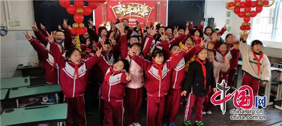綿陽江油市文化街小學開展“童心飛揚，喜迎元旦”慶祝活動