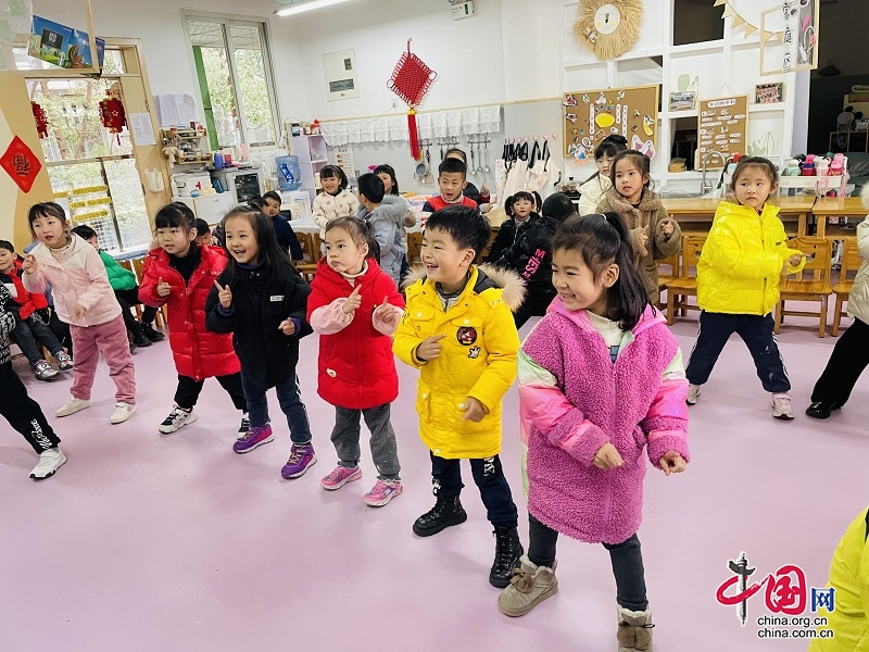 乐山市实验幼儿园延时服务活动加入音乐游戏课程