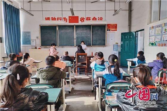 綿陽江油市彰明小學開展期末一、二年級無紙筆（口試）測試