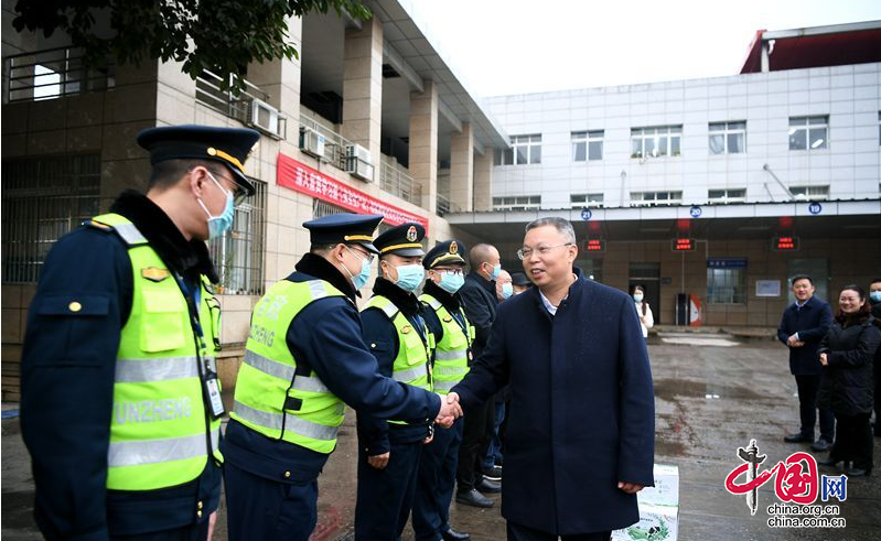 儀隴縣委書記郭宗海帶隊開展春節前走訪慰問活動