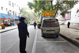 攀枝花市东区：还路于民 还位于车 湖光社区17辆“僵尸车”被清理