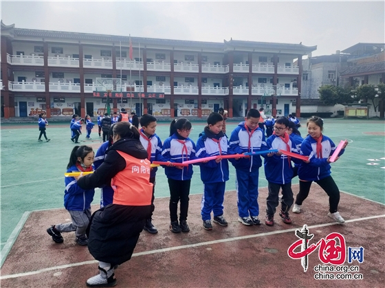 绵阳江油市青莲小学举行儿童心理健康团队辅导活动
